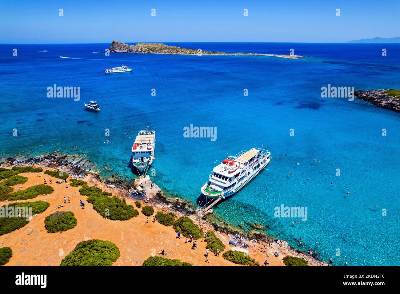Spiaggia di Kolokytha (e capo), Elounda, Golfo di Mirabello, comune di Agios Nikolaos, Lassithi, Creta, Grecia. Foto Stock