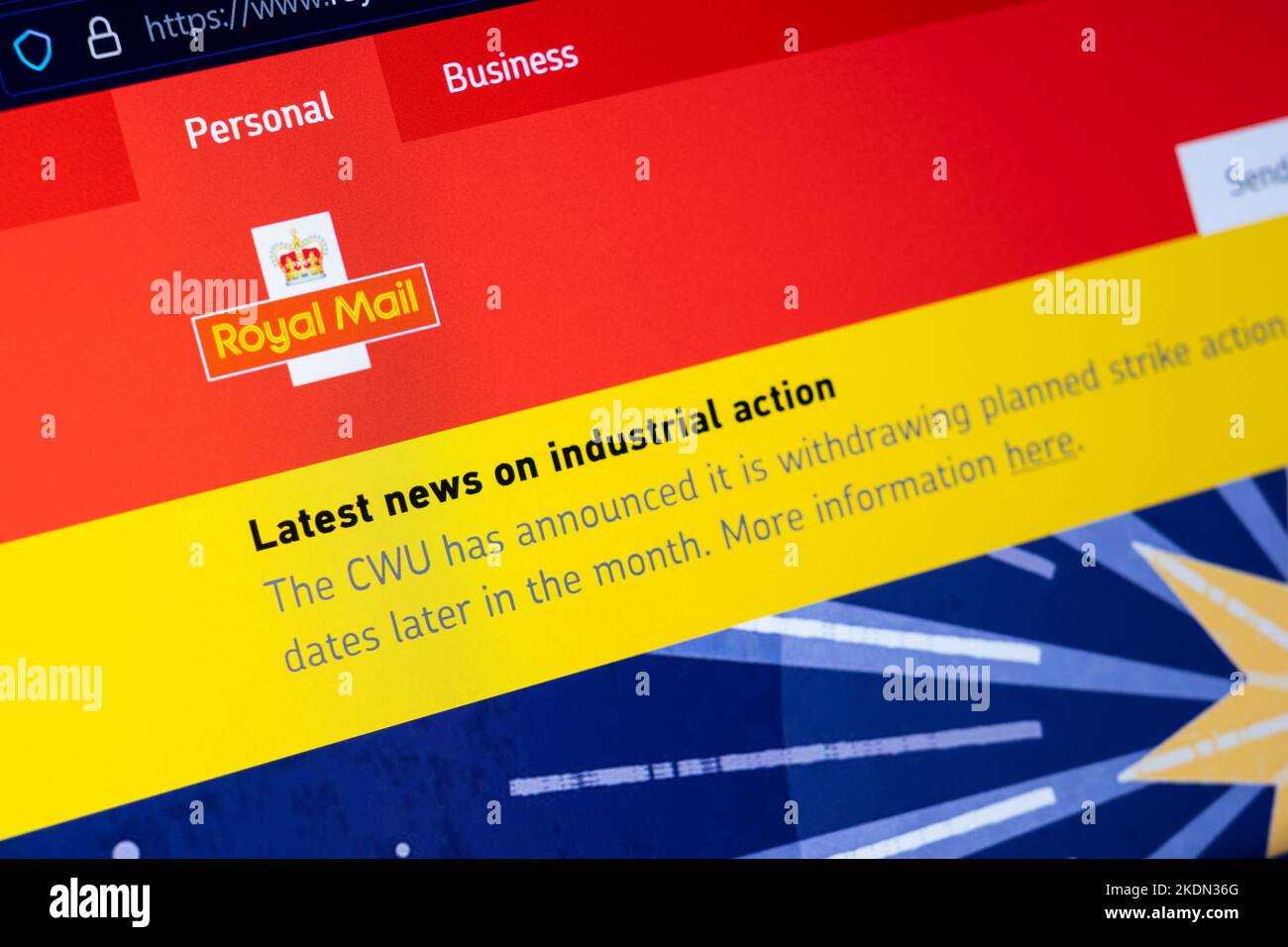 Un banner sul sito Web di Royal Mail sullo schermo di un computer avverte dell'azione industriale dei lavoratori postali che intendono andare in sciopero nel novembre 2022 Foto Stock