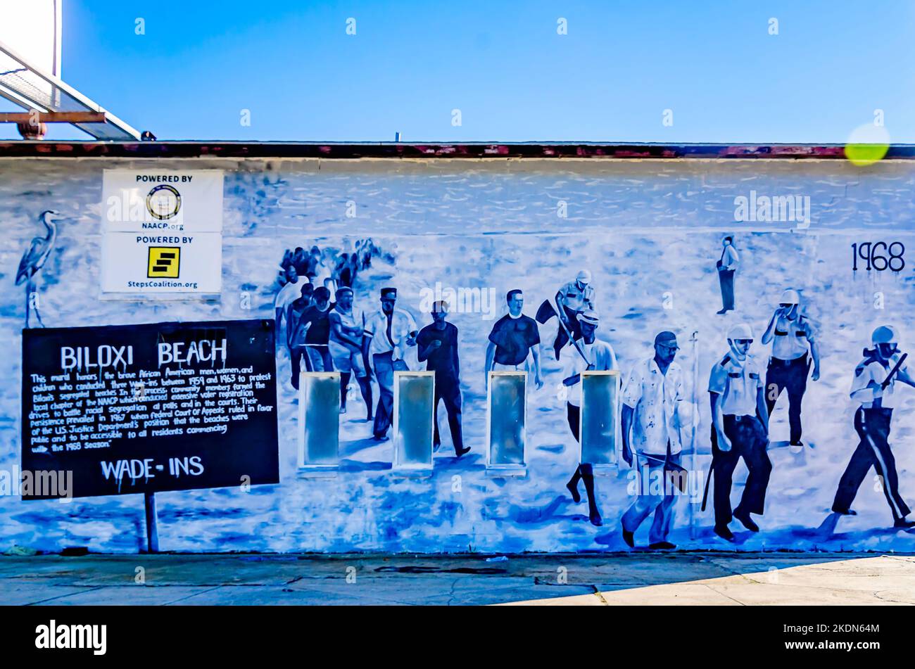 Un murale onora i Biloxi Wade-ins per desegregare Biloxi Beach durante il movimento per i diritti civili, 6 novembre 2022, a Biloxi, Mississippi. Foto Stock