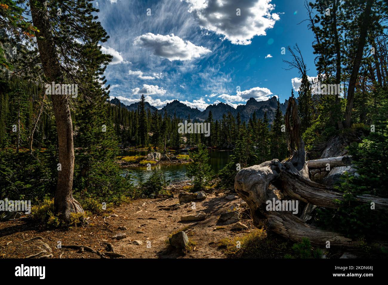 Primo laghetto ad Alice Lake nella Sawtooth Wilderness dell'Idaho Foto Stock