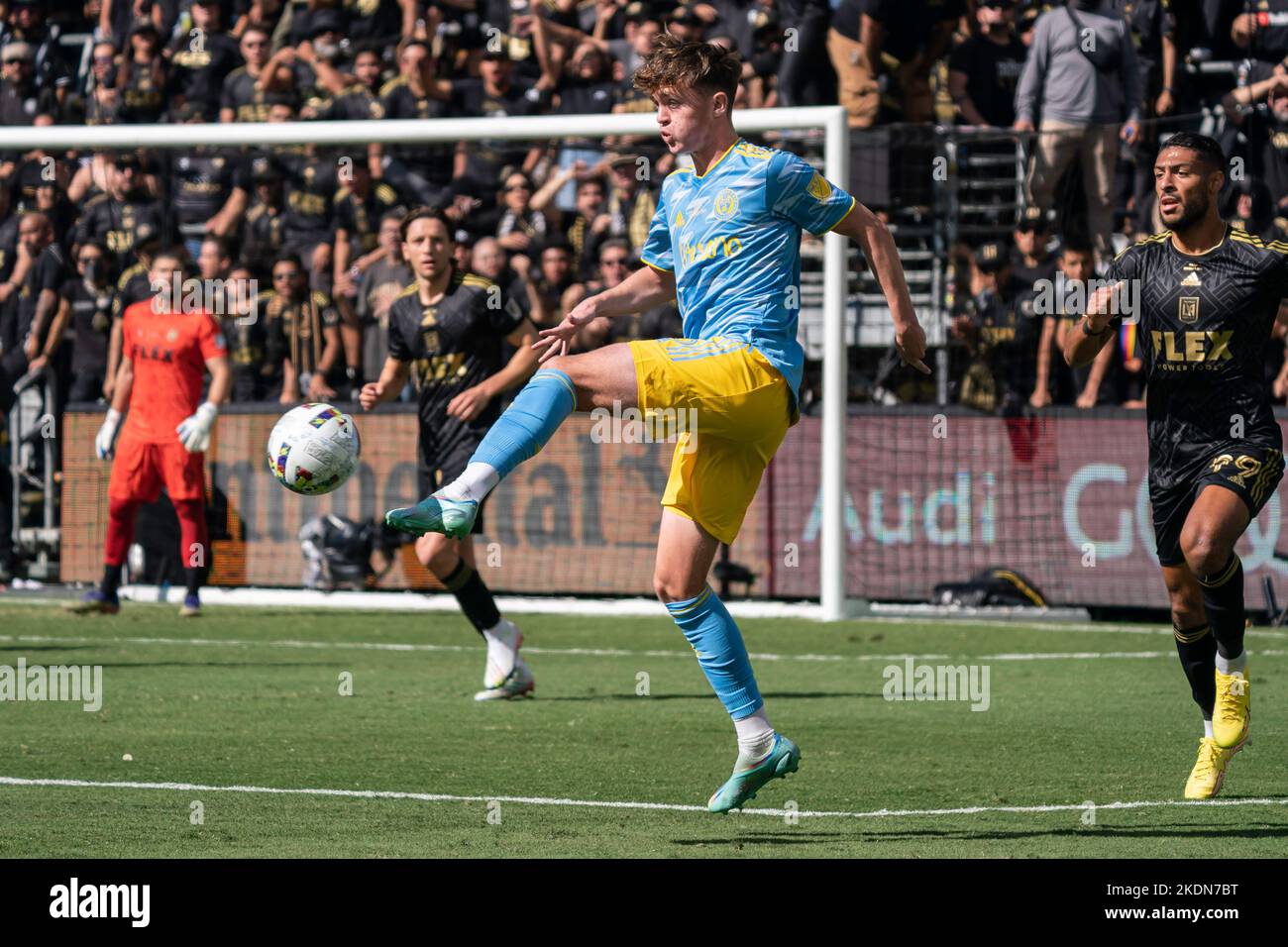 Il centrocampista della Philadelphia Union Jack McGlynn (16) durante la partita della MLS Cup contro il Los Angeles FC, sabato 5 novembre 2022, al Banc of Califo Foto Stock