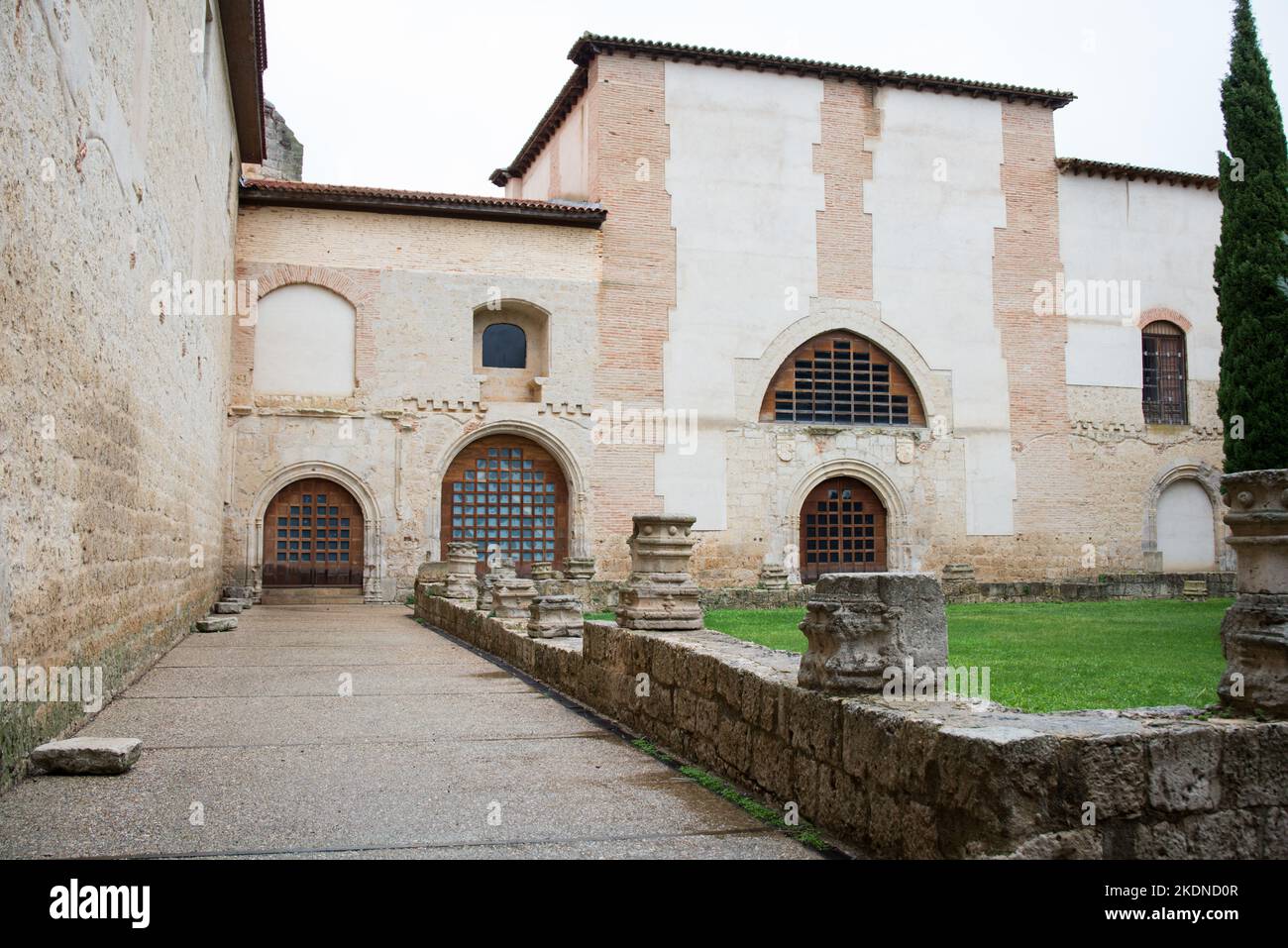 Bel convento dedicato a san Francesco. Medina de Rioseco, Valladolid, Spagna Foto Stock