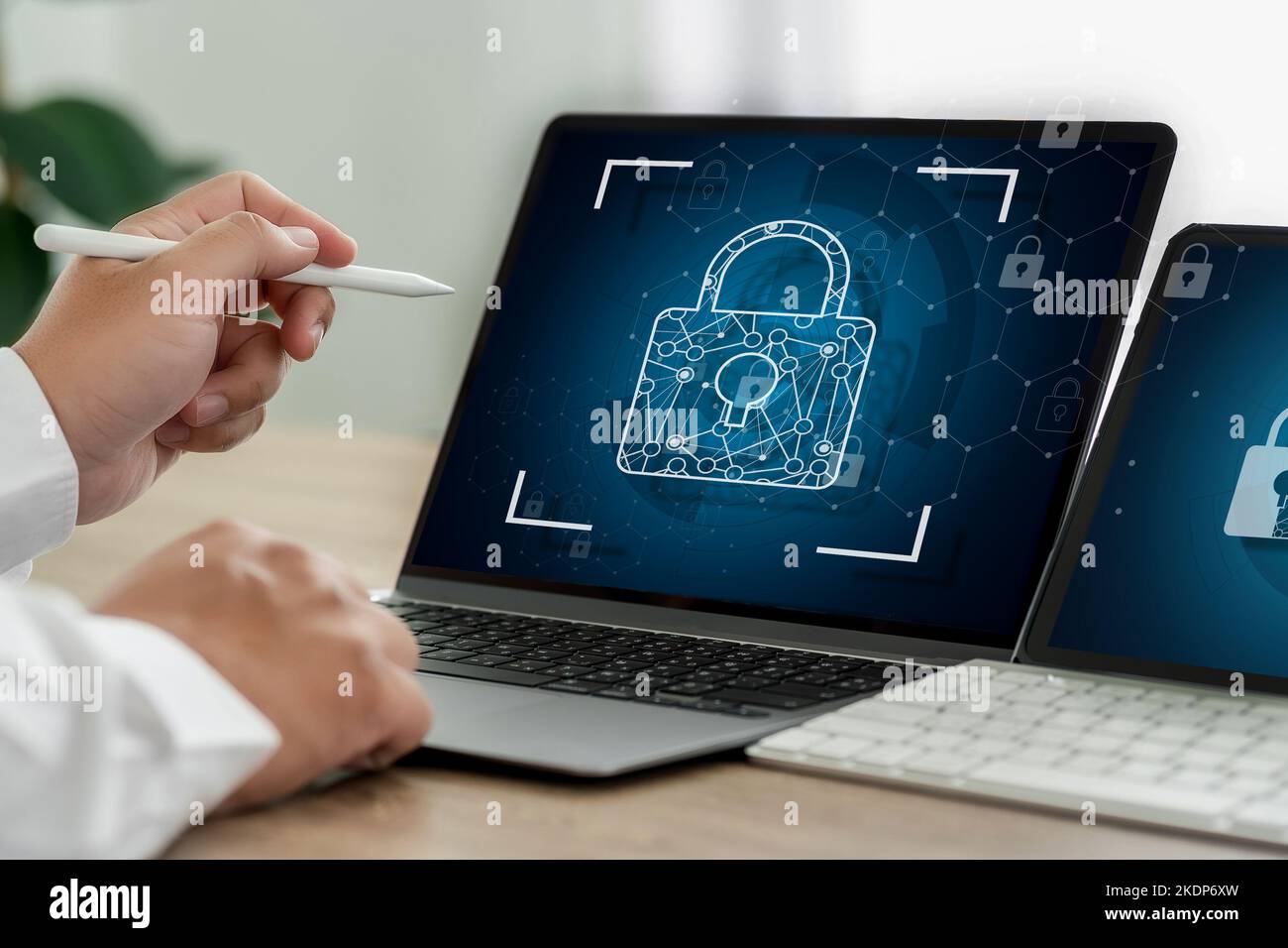 SICUREZZA INFORMATICA tecnologia aziendale Antivirus Alert Protection sicurezza e sicurezza informatica Firewall sicurezza informatica e informatica Foto Stock
