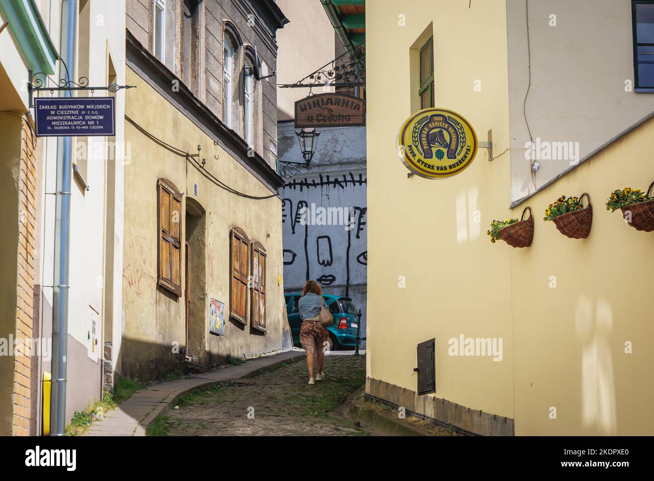 Stretta Three Brothers Street nella città vecchia di Cieszyn confine città in Polonia Foto Stock