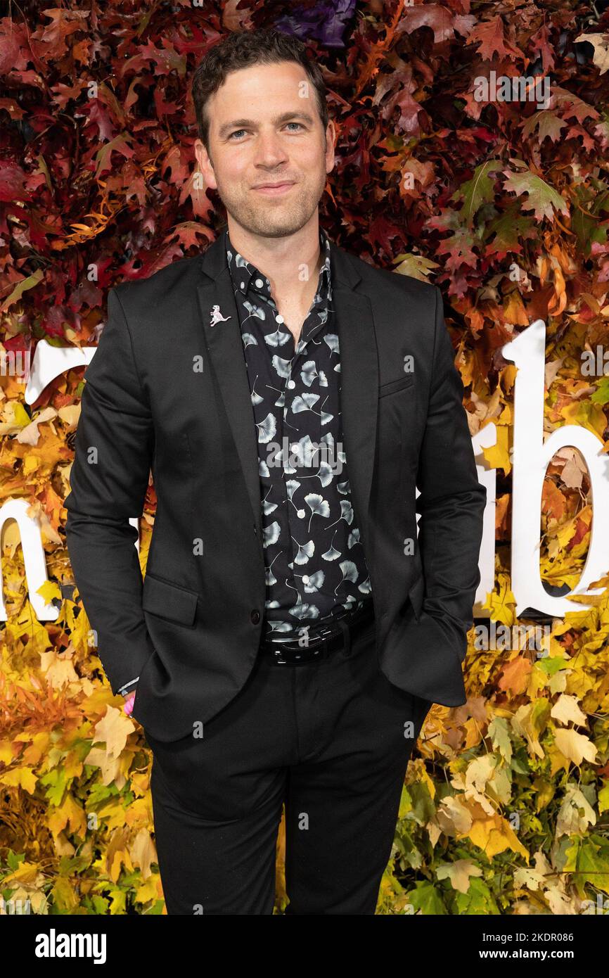 New York, NY, Stati Uniti. 7th Nov 2022. Zack Robidas agli arrivi per FLEISHMAN È IN TROUBLE Premiere, Carnegie Hall, New York, NY 7 novembre 2022. Credit: Manoli Figetakis/Everett Collection/Alamy Live News Foto Stock