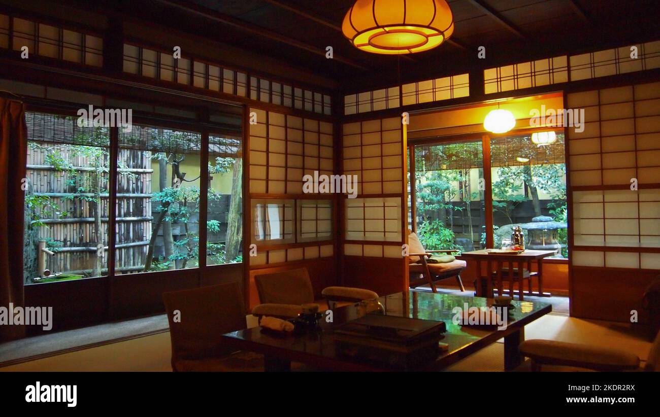Interno di una camera giapponese in un hotel tradizionale di Kyoto, Ryokan Foto Stock