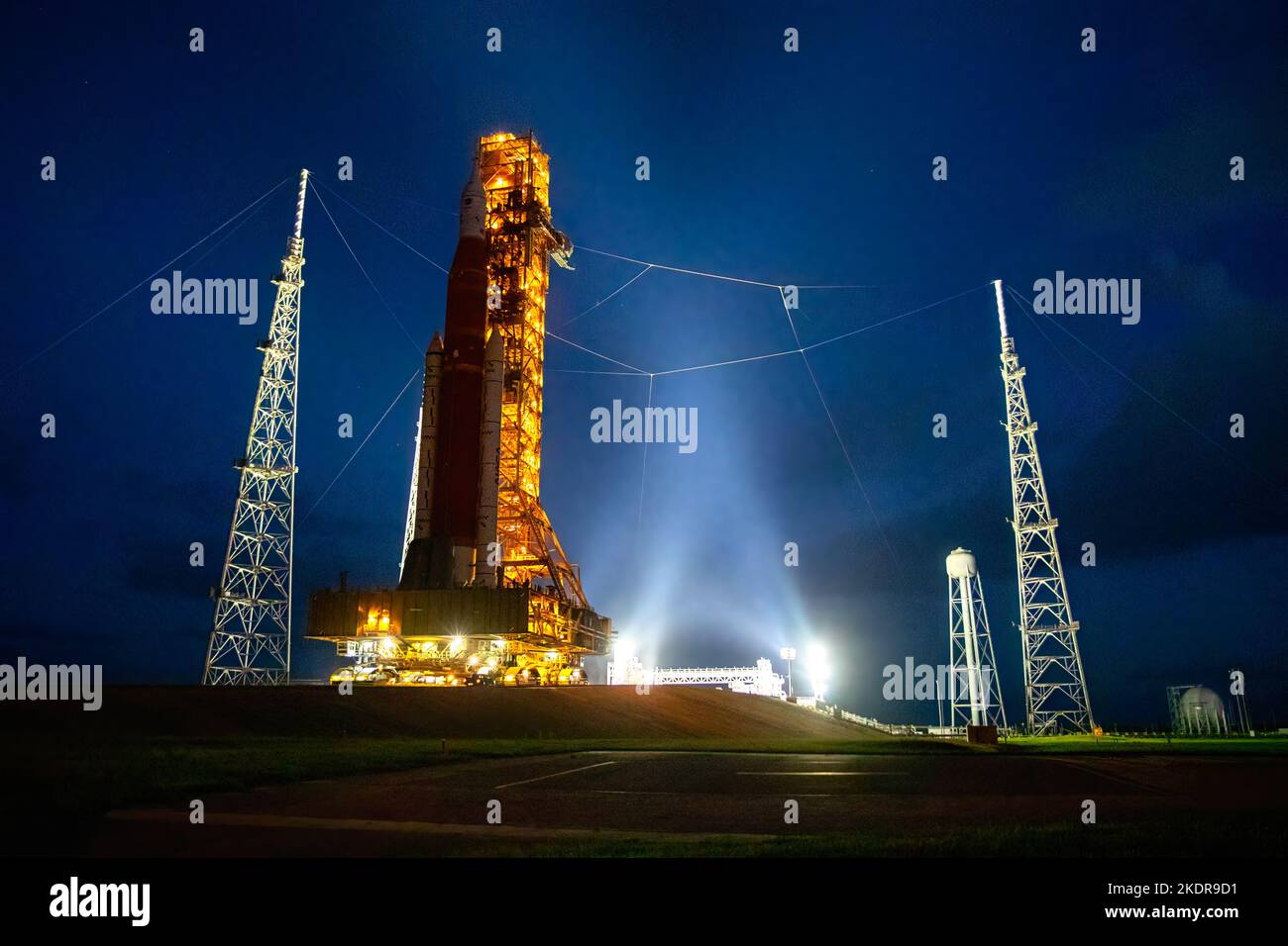 Artemis i razzo con il veicolo spaziale Orion. Per indicazioni sull'utilizzo della NASA: https://www.nasa.gov/multimedia/guidelines/index.html Foto Stock