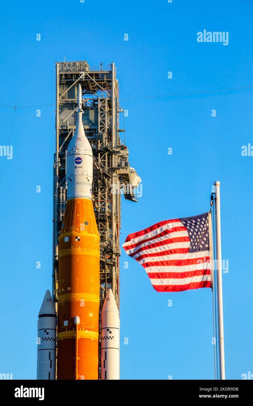 Artemis i razzo con il veicolo spaziale Orion. Per indicazioni sull'utilizzo della NASA: https://www.nasa.gov/multimedia/guidelines/index.html Foto Stock