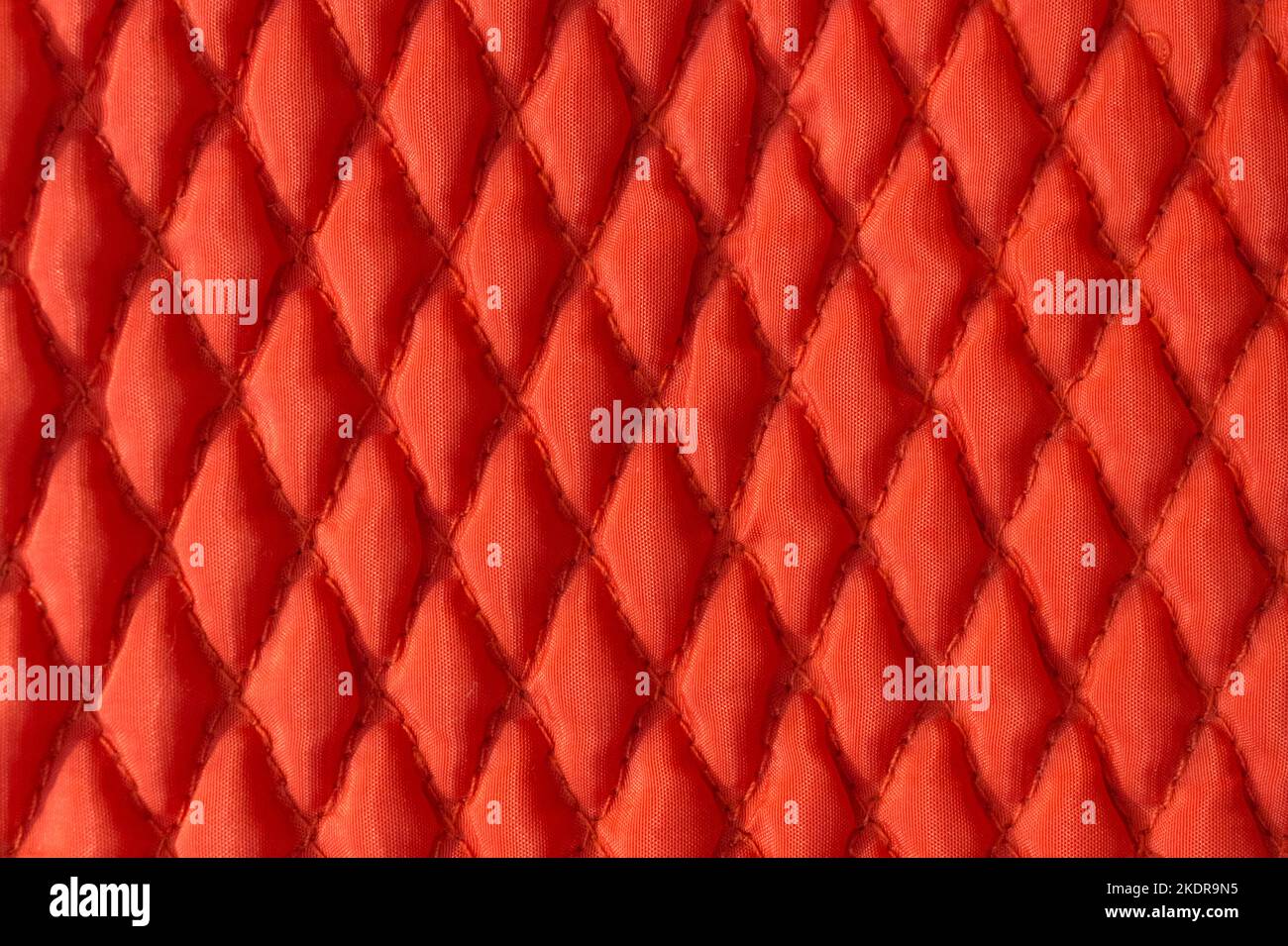 Rombo rombo motivo rosso geometria astratto disegno struttura moderno senza cuciture sfondo. Foto Stock