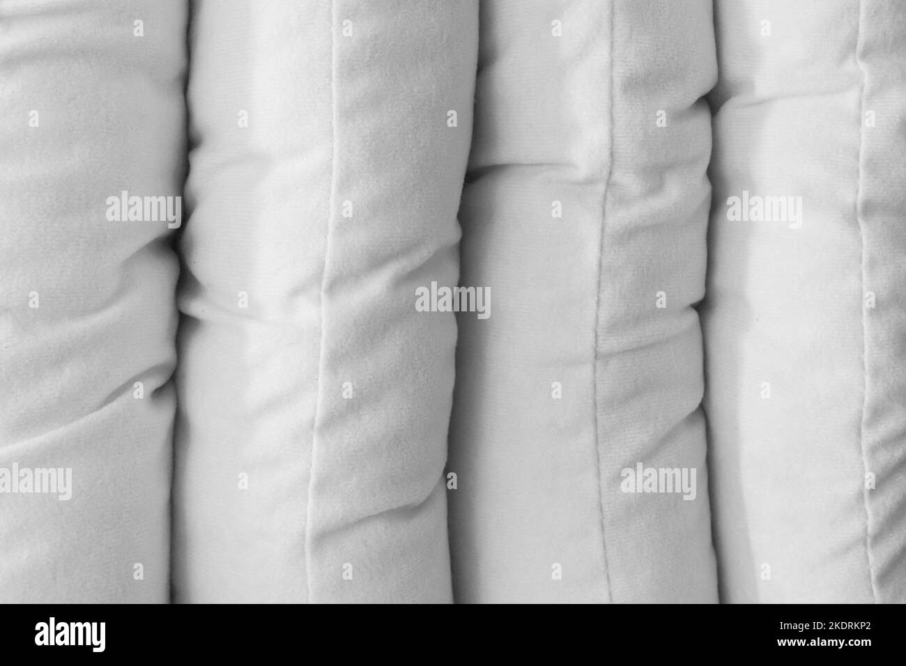 Tessuto grigio materiale colore tessuto oggetto vintage campione sfondo bianco disegno. Foto Stock