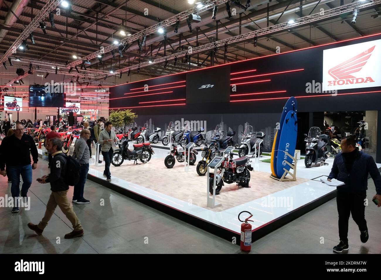 Milano, Italia. 8 novembre 2022, stand Honda alla 79th edizione di EICMA, Salone Internazionale del ciclo e del motociclo a Milano, 8 novembre 2022. Credit: Roberto Tommasini/Alamy Live News Foto Stock