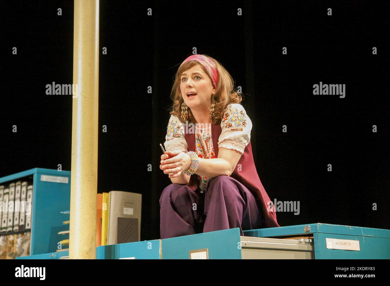 Imogen Stubbs (Lucy) in ORDINE ALFABETICO di Michael Frayn all'Hampstead Theatre, Londra NW3 21/04/2009 design: Janet Bird Lighting: Tim Mitchell regista: Christopher Luscombe Foto Stock