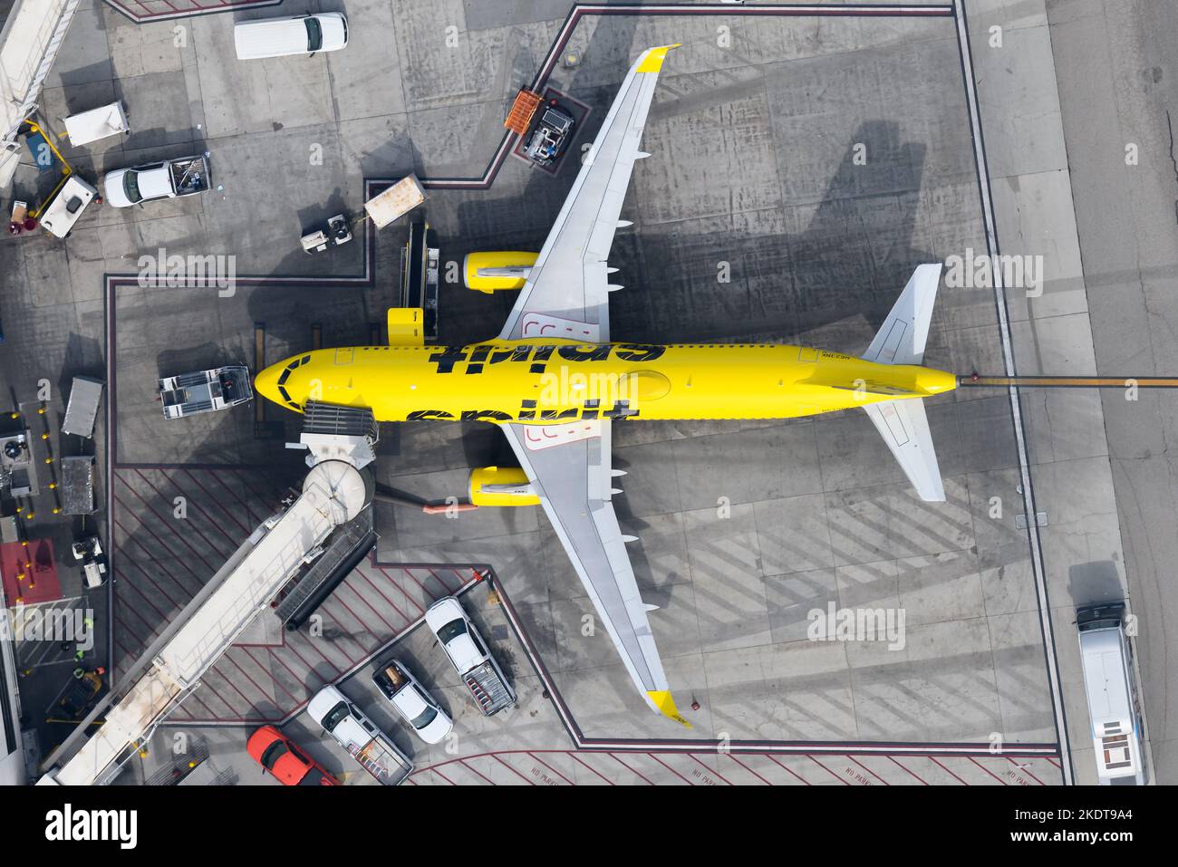 Aereo Spirit Airlines Airbus A320 parcheggiato al terminal. Compagnia aerea low cost dagli Stati Uniti con aerei in livrea gialla. Aereo A320 di Spirirt Airlines. Foto Stock