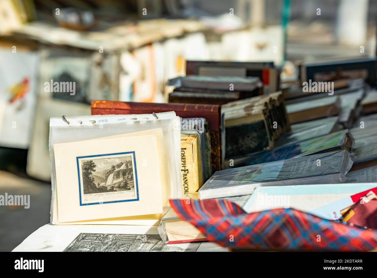 Vecchi libri in vendita a Roma in Street market Foto Stock
