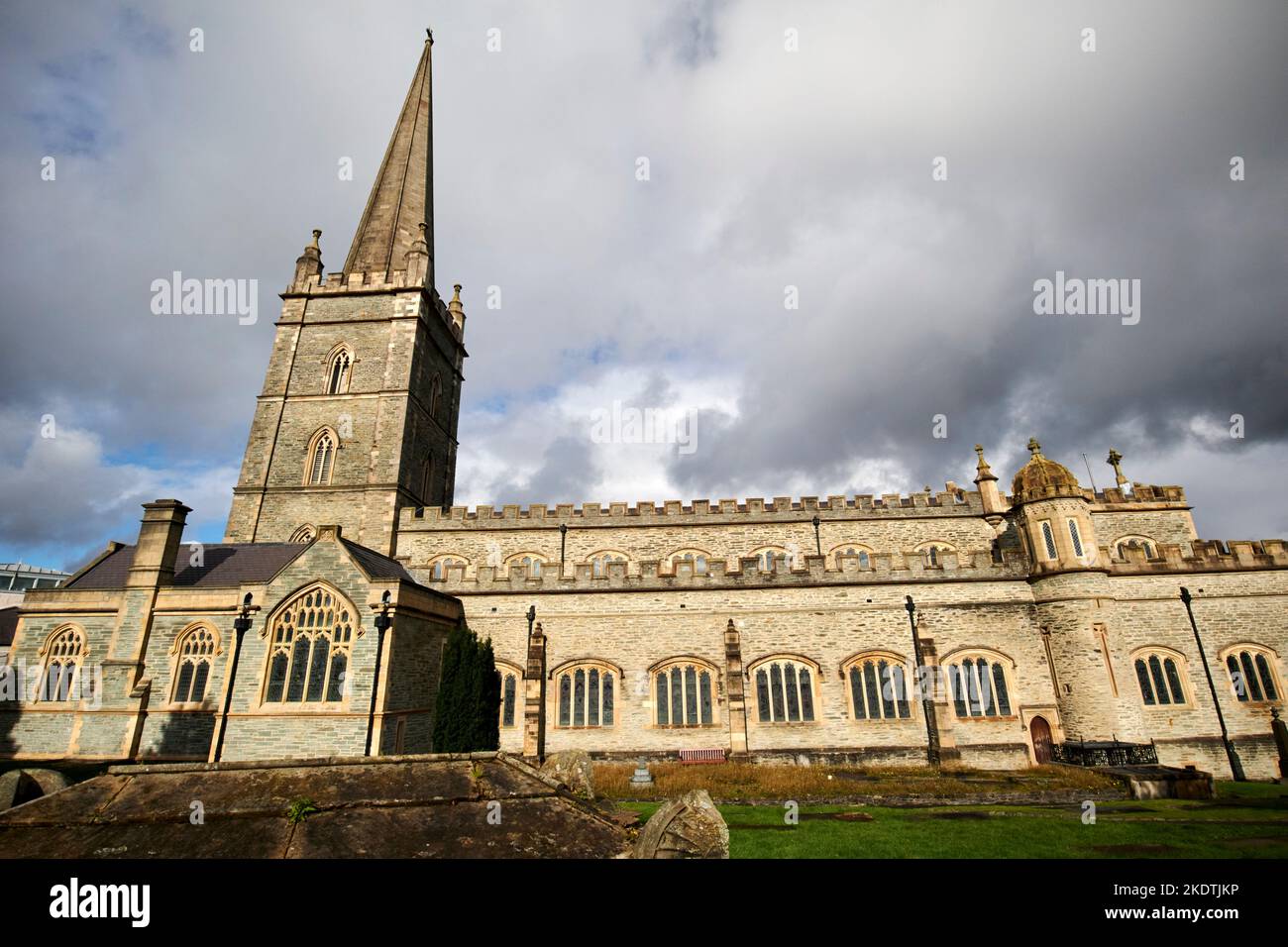 Cattedrale di St Columbs a Derry il primo scopo costruito cattedrale protestante derry londonderry Irlanda del Nord regno unito Foto Stock