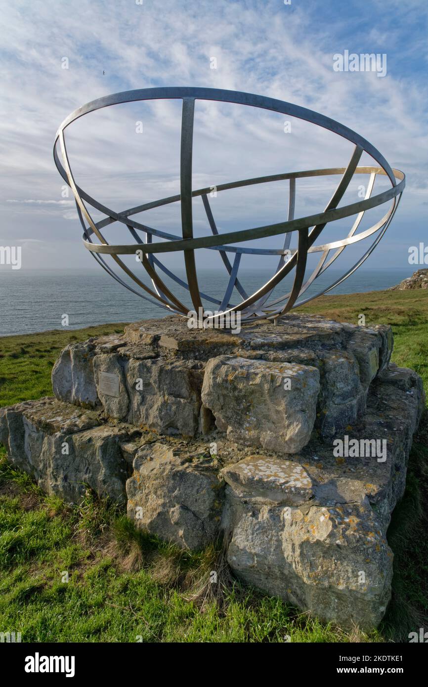 Monumento commemorativo allo sviluppo radar del WW2 su St. Aldhelm’s Head, Worth Matravers, Dorset, Regno Unito, gennaio. Foto Stock
