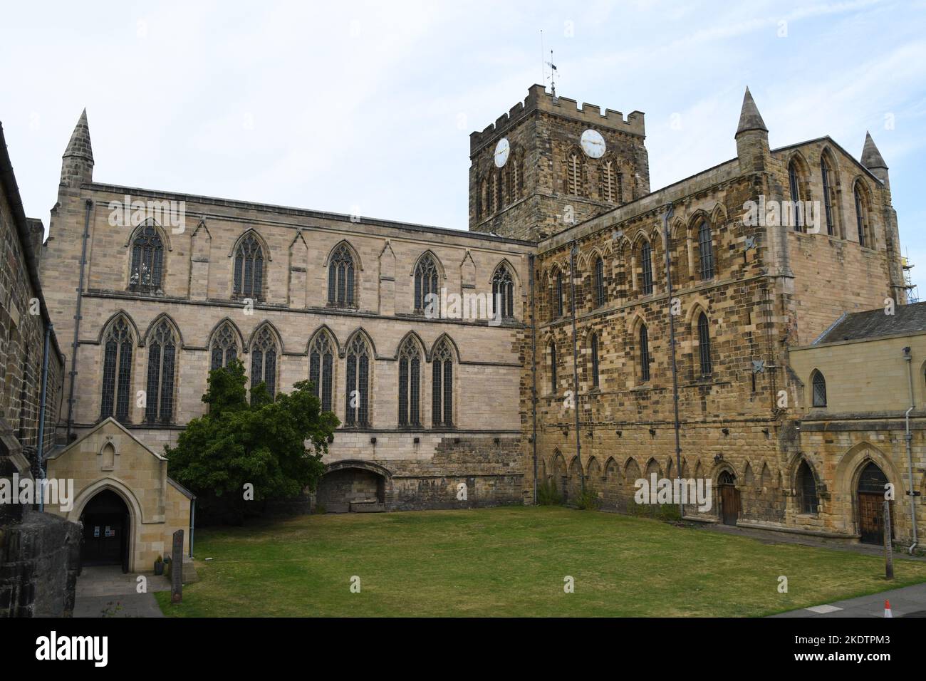 Hexham Abbey da sud-ovest. Hexham; Northumberland; Inghilterra; Regno Unito; Gran Bretagna Foto Stock