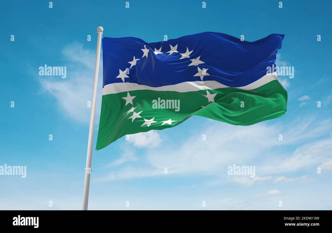 Bandiera ufficiale di Hampton Roads, Virginia Stati Uniti d'America su sfondo cielo nuvoloso al tramonto, vista panoramica. Viaggi USA e concetto patriota. Foto Stock