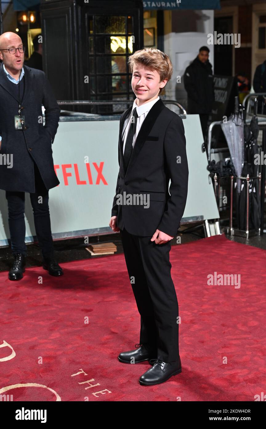 Londra, Regno Unito. 8th Novembre 2022. Will Powell partecipa a Netflix presentando il mondo Permiere - la quinta stagione della Corona al Theatre Royal, Drury Lane, il 8 novembre Londra, Regno Unito. Credit: Vedi li/Picture Capital/Alamy Live News Foto Stock