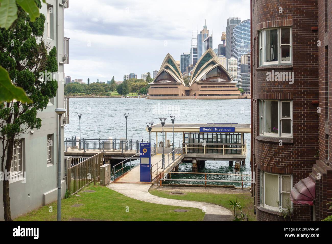 Il molo dei traghetti di Beulah Street nel porto di Sydney Foto Stock