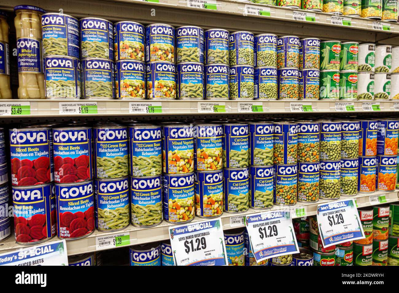 Miami Beach Florida, Normandia Isola Sabor Tropical supermercato mercato della drogheria, all'interno negozi di alimentari negozi alimentari interni cibo, scaffale Foto Stock