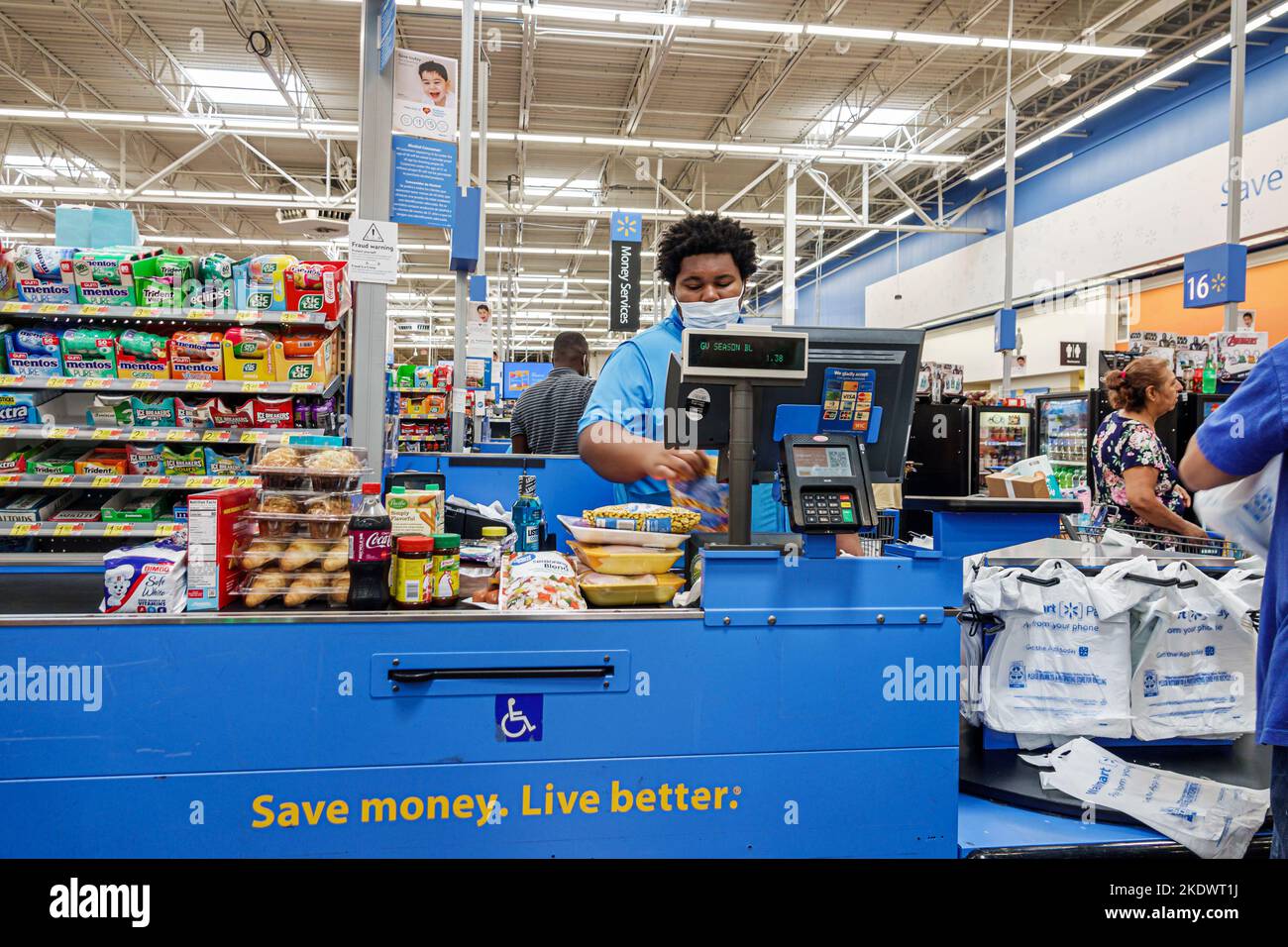 North Miami Beach Florida, Walmart sconto grande magazzino negozi business negozi negozi mercanti mercanti mercato mercato sellin Foto Stock