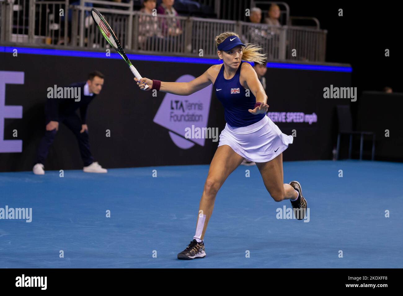 Glasgow, Scozia 8th novembre 2022. Yulia Putintseva del Kazakhstan gioca Katie Boulter della Gran Bretagna nelle fasi del gruppo del Billy Jean King Cu Foto Stock