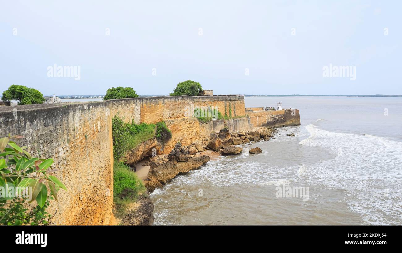 Vista della Fortezza di Diu Fort da Mare, Diu, India. Foto Stock