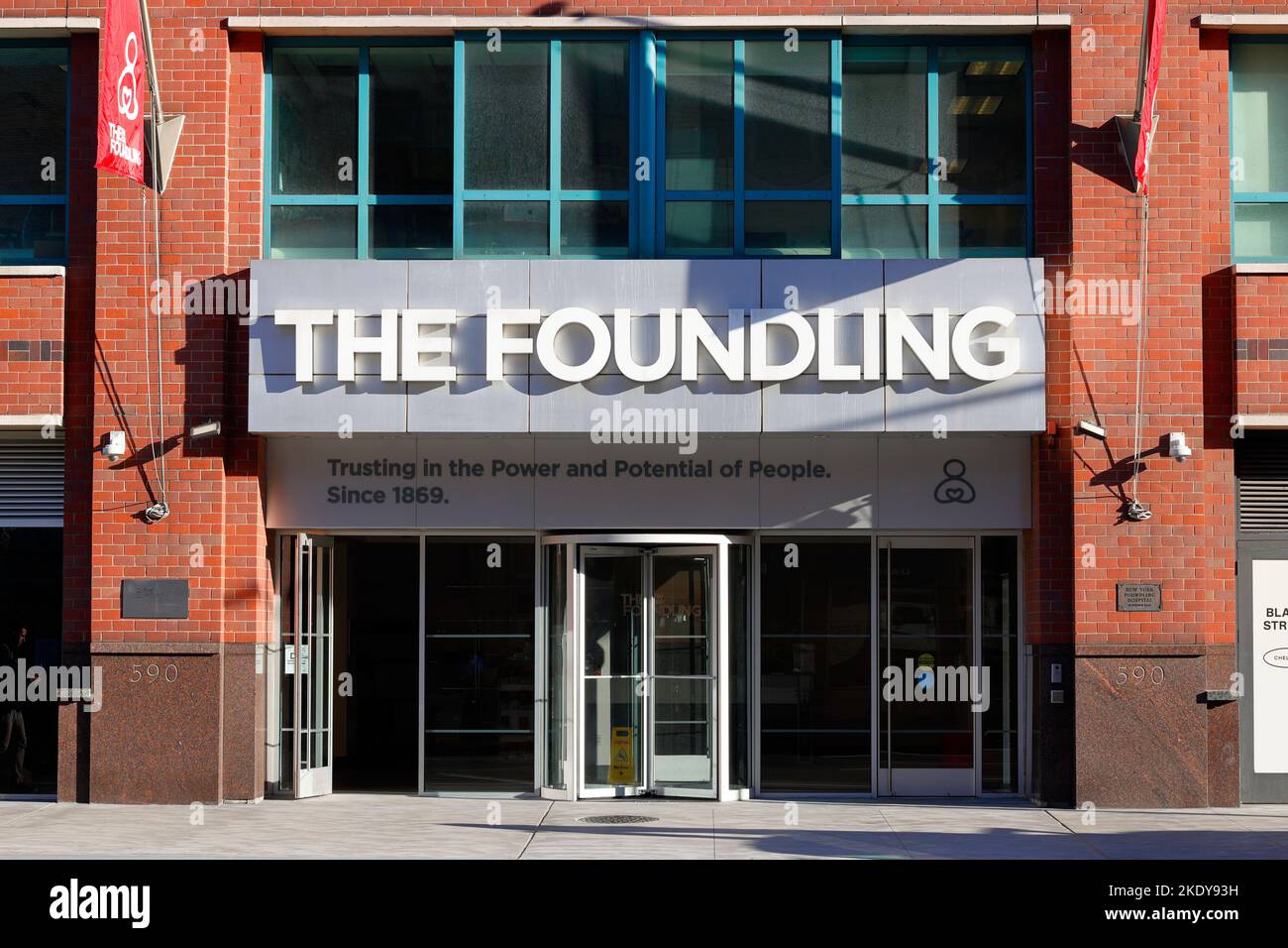 The New York Foundling, 590 6th Ave, New York, sede di un'agenzia per il benessere dei bambini. Foto Stock