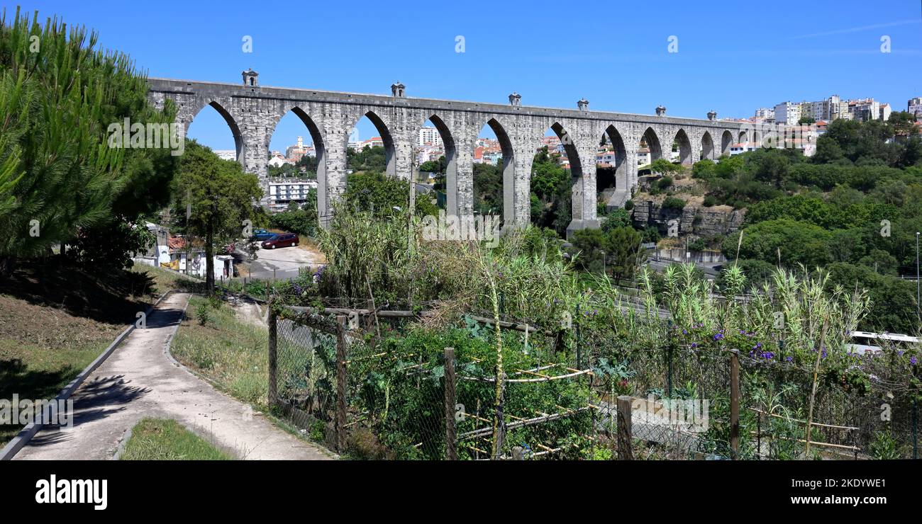 18th ° secolo acquedotto storico delle acque libere o acquedotto Águas Livres, Lisbona, Portogallo Foto Stock