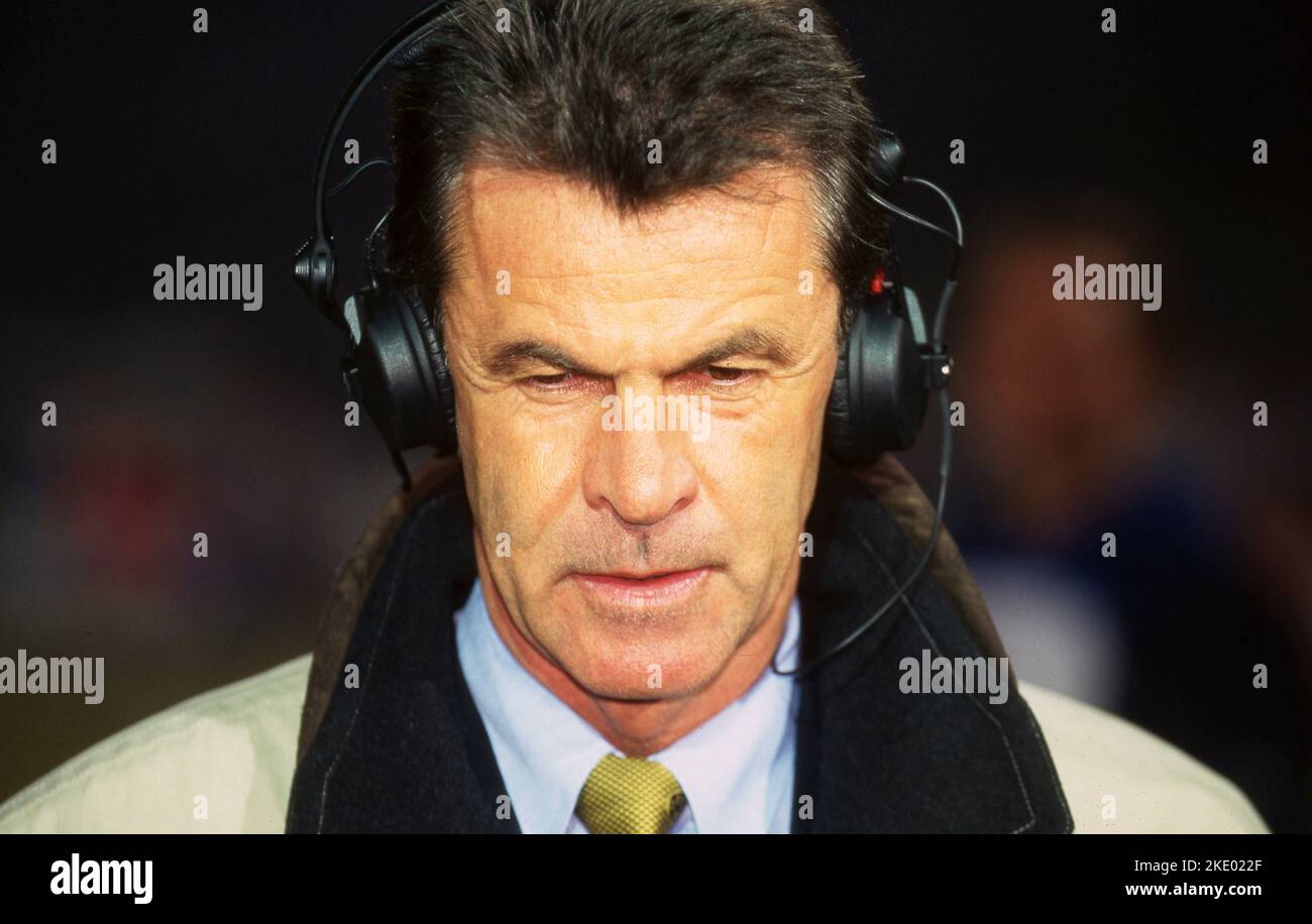 Amsterdam, Germania. 28th set, 2022. Primo: 05.03.1996 calcio: Calcio: Archivio foto, archivio foto, archivio immagini, archivio CHL Champions League, quarto di finale stagione 1995/1996 95/96 Ajax Amsterdam - BVB, ritratto di Borussia Dortmund 1:0, intervista, Ottmar Hitzfeld Credit: dpa/Alamy Live News Foto Stock