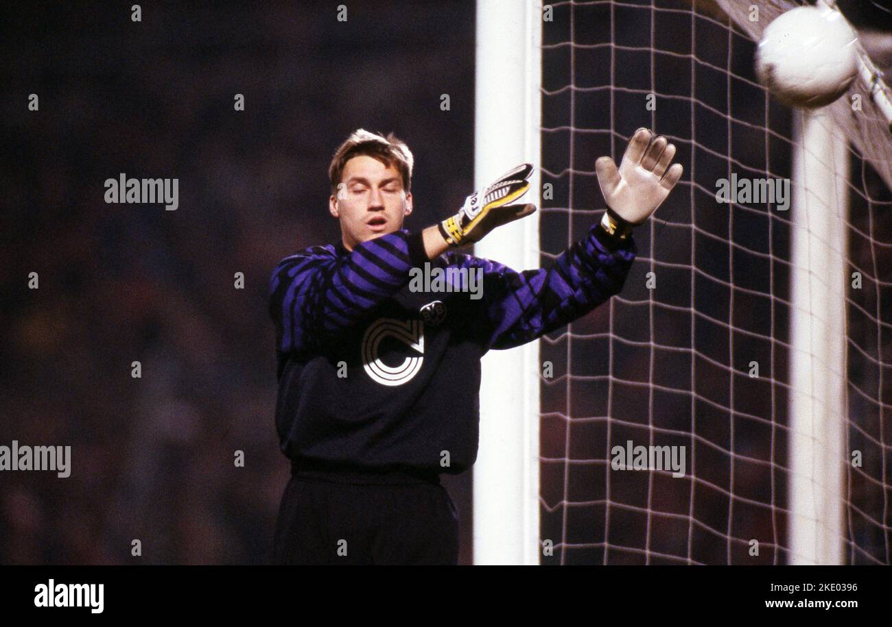 Amsterdam, Germania. 28th set, 2022. Primo: 05.03.1996 calcio: Calcio: Archivio foto, archivio foto, archivio immagini, archivio CHL Champions League, quarti di finale stagione 1995/1996 95/96 Ajax Amsterdam - BVB, Borussia Dortmund 1:0 BVB, Stefan Klos Credit: dpa/Alamy Live News Foto Stock