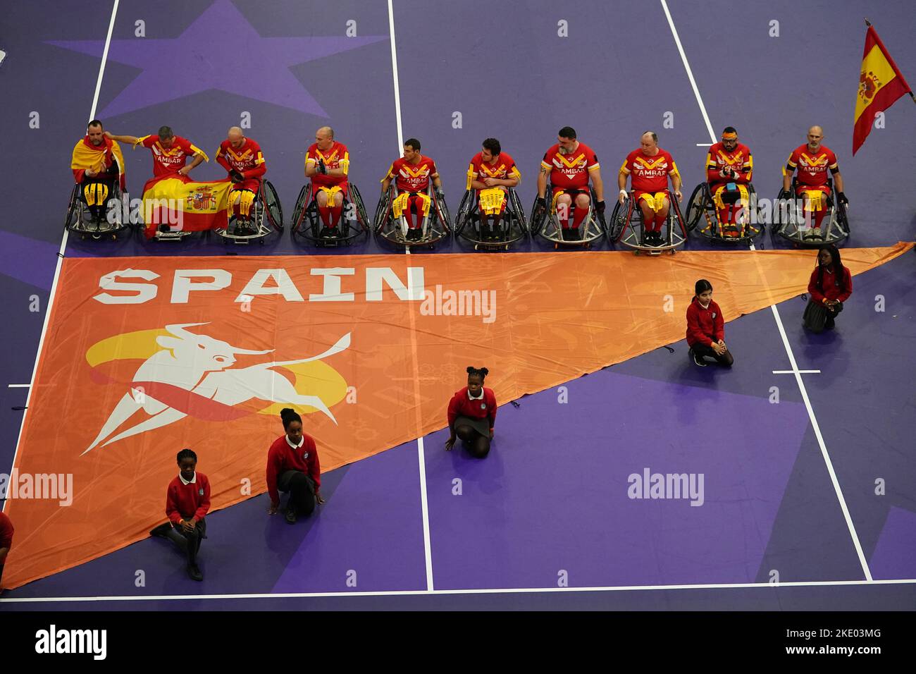 I giocatori si allineano prima che il gruppo di Coppa del mondo di Rugby Wheelchair League A una partita alla Copper Box Arena, Londra. Data immagine: Mercoledì 9 novembre 2022. Foto Stock