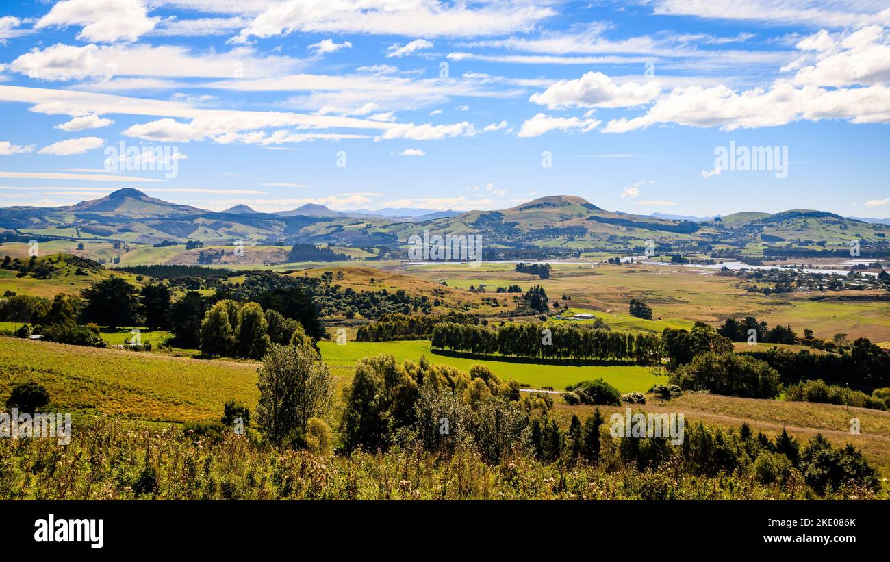 Una vista dall'alto della verde Moeraki Esplanade Reserve, Nuova Zelanda Foto Stock