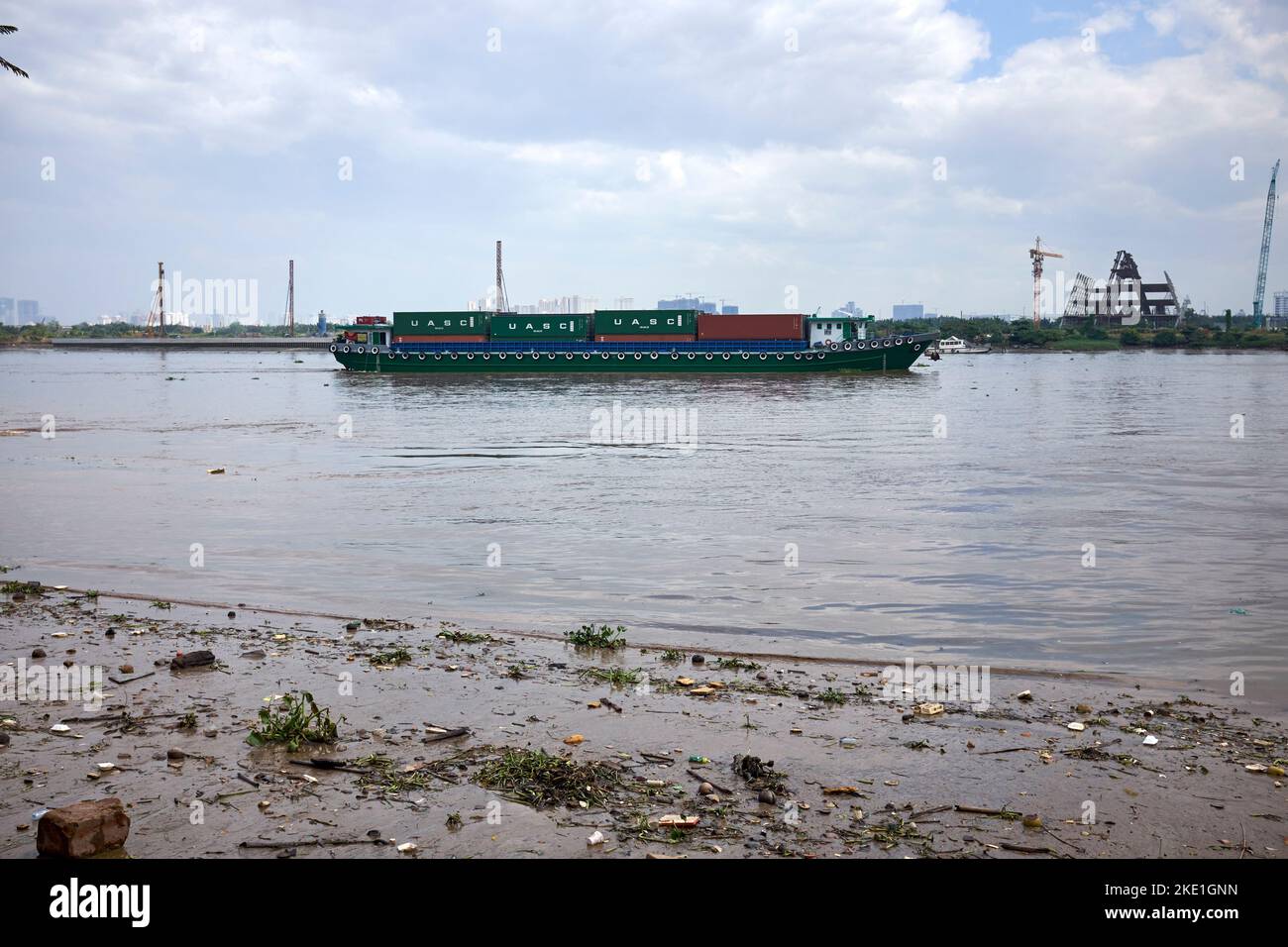 Fiume Cargo ho Chi Minh Città Vietnam Foto Stock