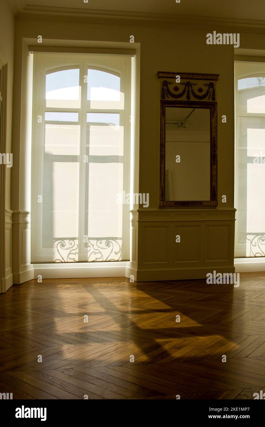 Marzo 2016. Mostra d'arte contemporanea nel museo della Fondazione Vincent Van Gogh ad Arles, Francia. Foto Stock