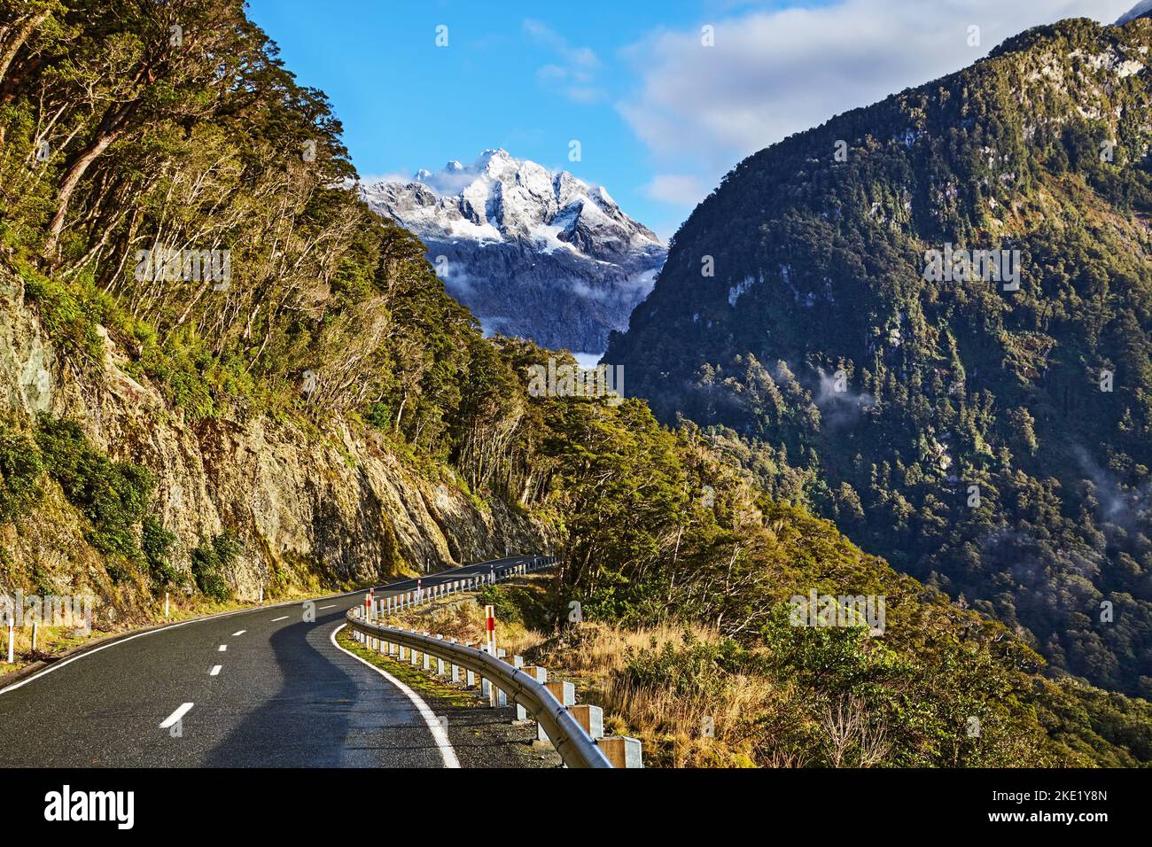 Paesaggio montano del parco nazionale di Fiordland in Nuova Zelanda Foto Stock
