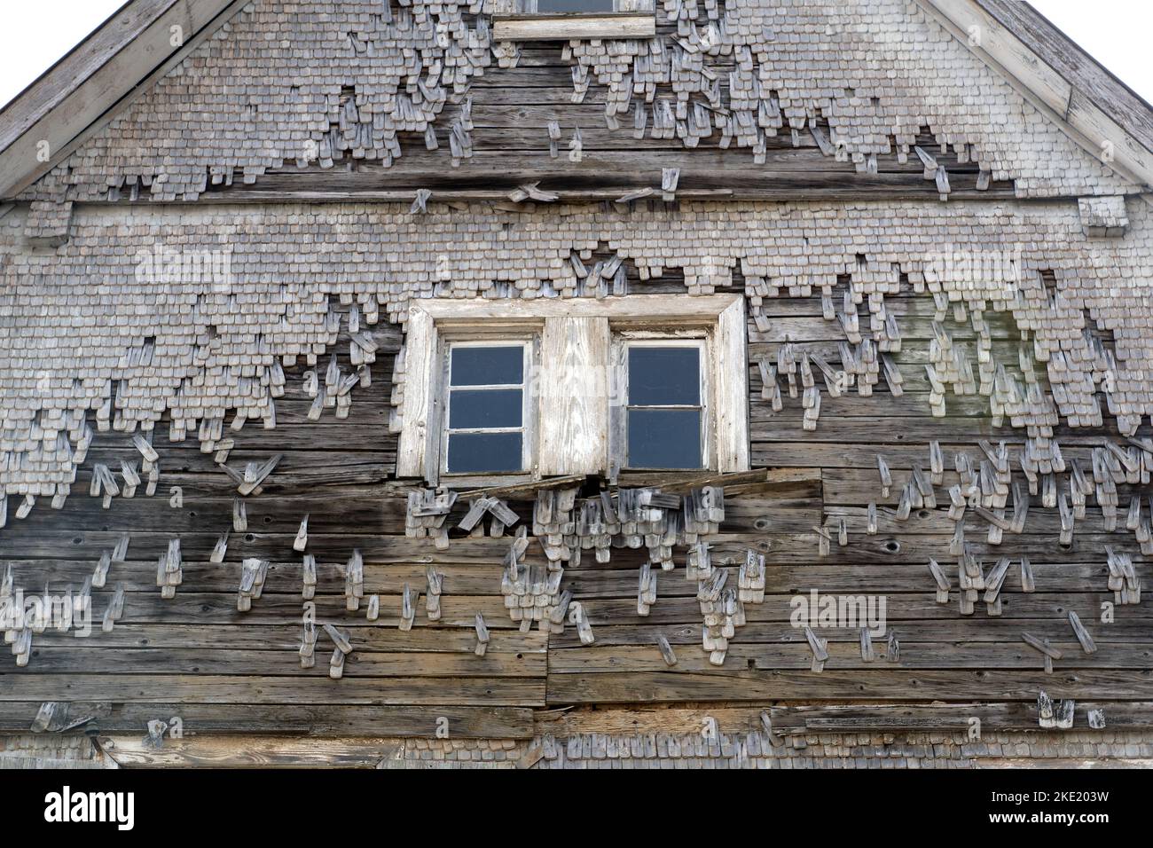Gernsbach, Germania: Costruzione tradizionale casa nella foresta nera su una facciata fatiscente Foto Stock