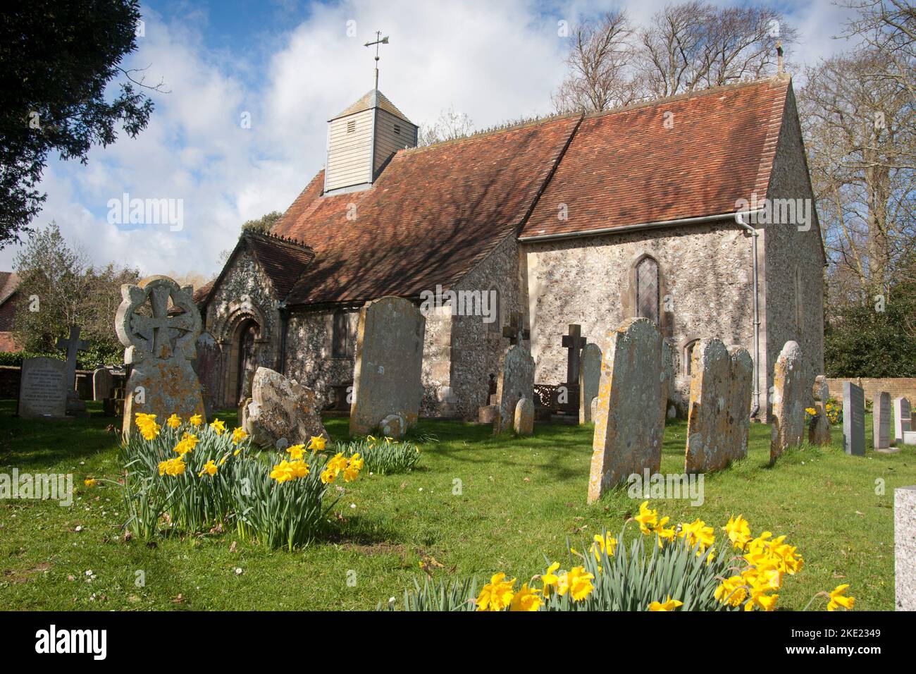 La piccola chiesa storica ridondante di Santa Maria Maddalena (CCT), Tortington, vicino Arundel, Sussex occidentale, Inghilterra Foto Stock