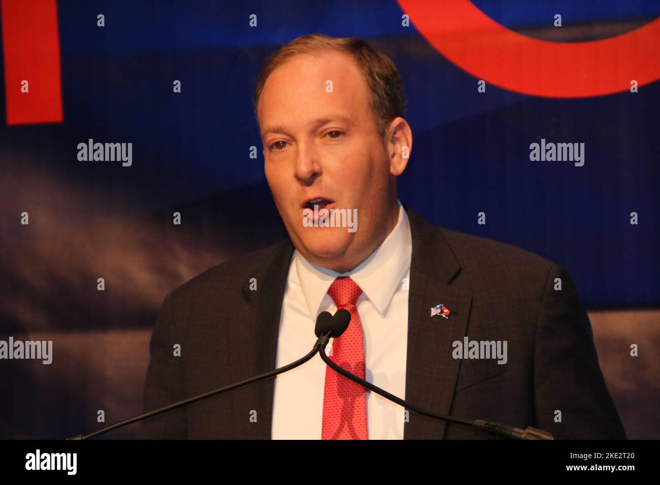 Cipriani 42nd St, 110 e 42nd St, New York, NY 10017 Stati Uniti. Nov 8, 2022. Al termine di una campagna gubernatoriale a metà termine di New York, controversa a livello divisivo, il congressista americano Lee Zeldin (R, NY) consegna un discorso di concessione ai suoi sostenitori all'iconico Cipriani 42nd St Venue di Manhattan, portando a conclusione una corsa storica per il governatore di NY -- Solo il primo vicino sconvolto dal precedente governo di GOP di NY Gov George Pataki nello stato fortemente BLU dell’Impero, ha un candidato giunto vicino a non insediare un governatore democratico in carica, nel presente caso il vincitore NY Gov Kathy Hochul (D.NY) Foto Stock
