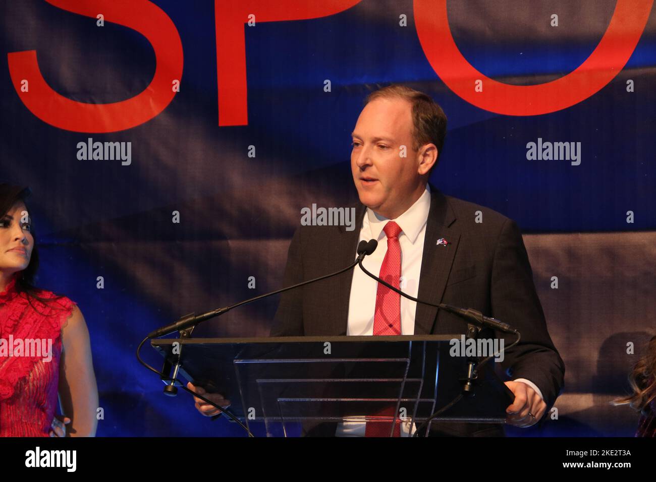 Cipriani 42nd St, 110 e 42nd St, New York, NY 10017 Stati Uniti. Nov 8, 2022. Al termine di una campagna gubernatoriale a metà termine di New York, controversa a livello divisivo, il congressista americano Lee Zeldin (R, NY) consegna un discorso di concessione ai suoi sostenitori all'iconico Cipriani 42nd St Venue di Manhattan, portando a conclusione una corsa storica per il governatore di NY -- Solo il primo vicino sconvolto dal precedente governo di GOP di NY Gov George Pataki nello stato fortemente BLU dell’Impero, ha un candidato giunto vicino a non insediare un governatore democratico in carica, nel presente caso il vincitore NY Gov Kathy Hochul (D.NY) Foto Stock
