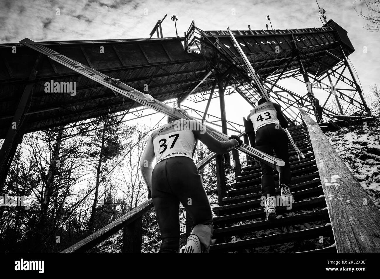 Salto con gli sciatori, 100th° anniversario del trampolino da sci di Harris Hill a Brattleboro, Vermont, USA, 20 febbraio 2022, Fred Harris Memorial Tournament. Foto Stock