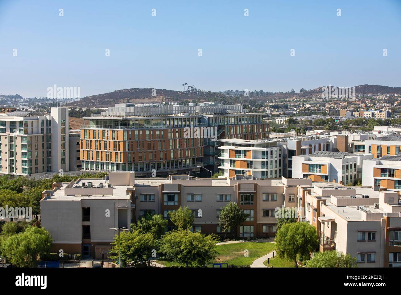 Vista diurna dello skyline del centro di San Marcos, California, Stati Uniti. Foto Stock