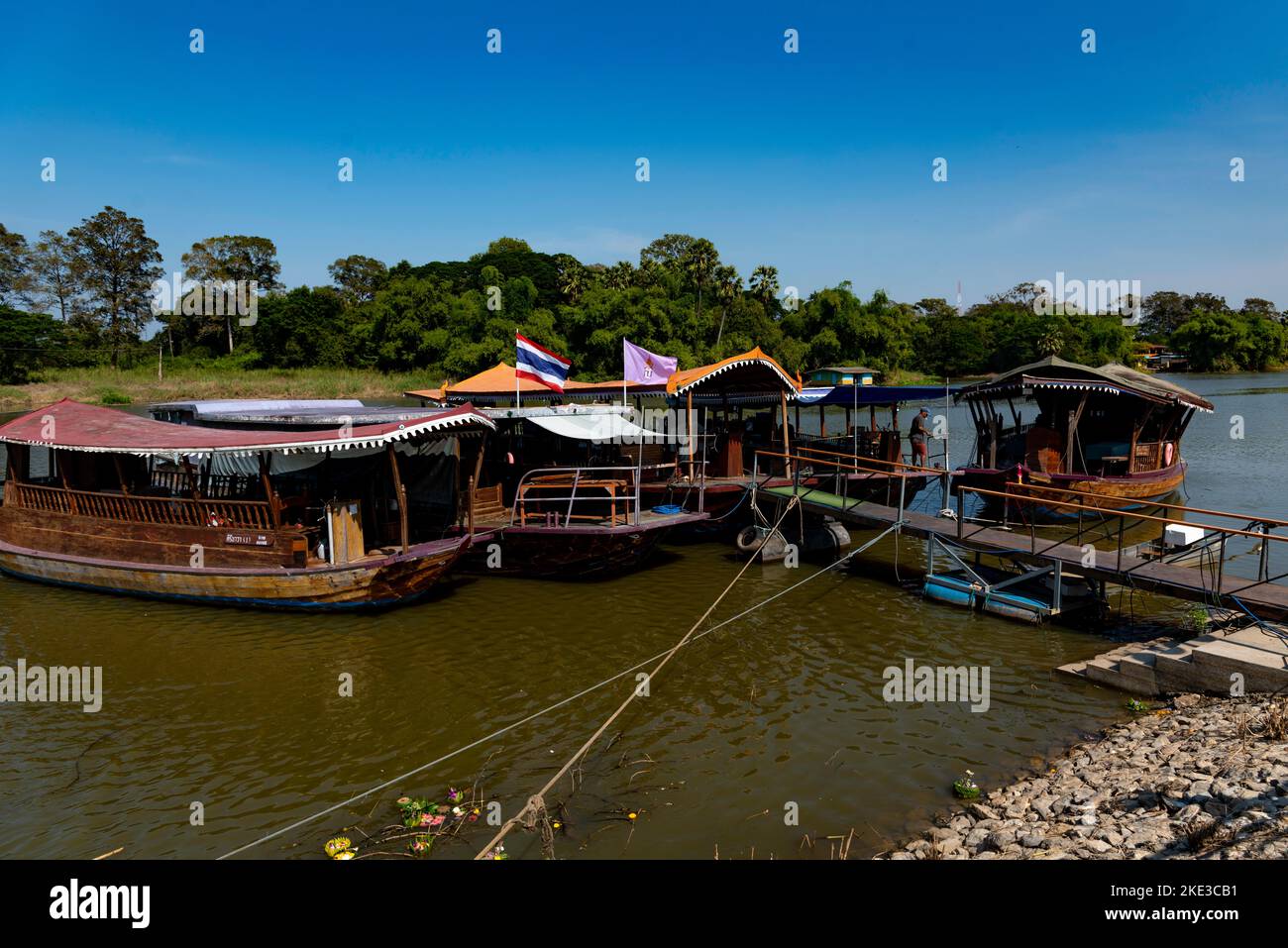 Tailandia 10-11-2022 uno de los Ríos donde viven los trabajadores del campo en pobreza extrema los sueldos bajos y comen de l Foto Stock