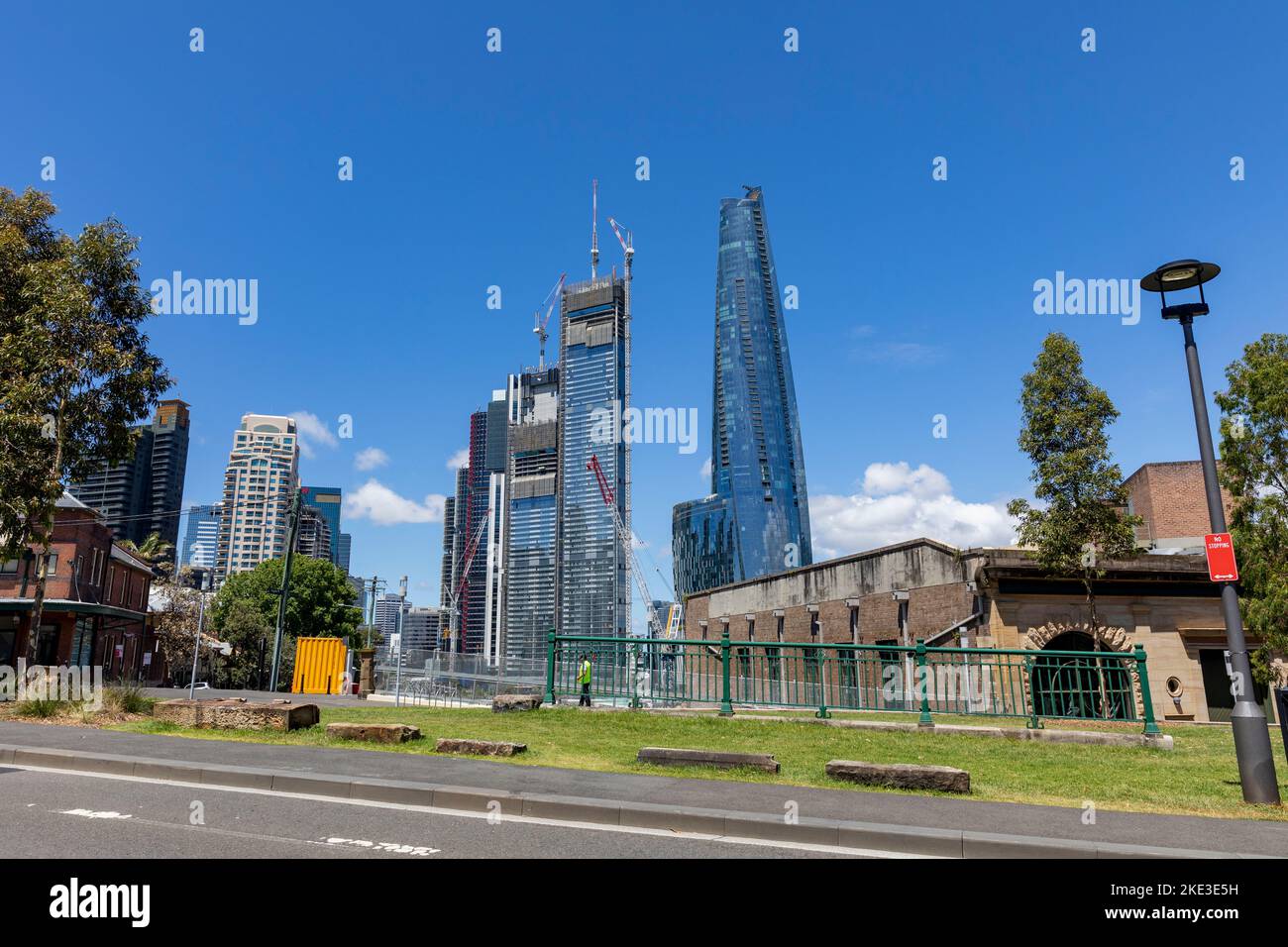 Crown Casino e alti edifici a Barangaroo nel centro citta' di Sydney, NSW, cielo blu dell'Australia Foto Stock