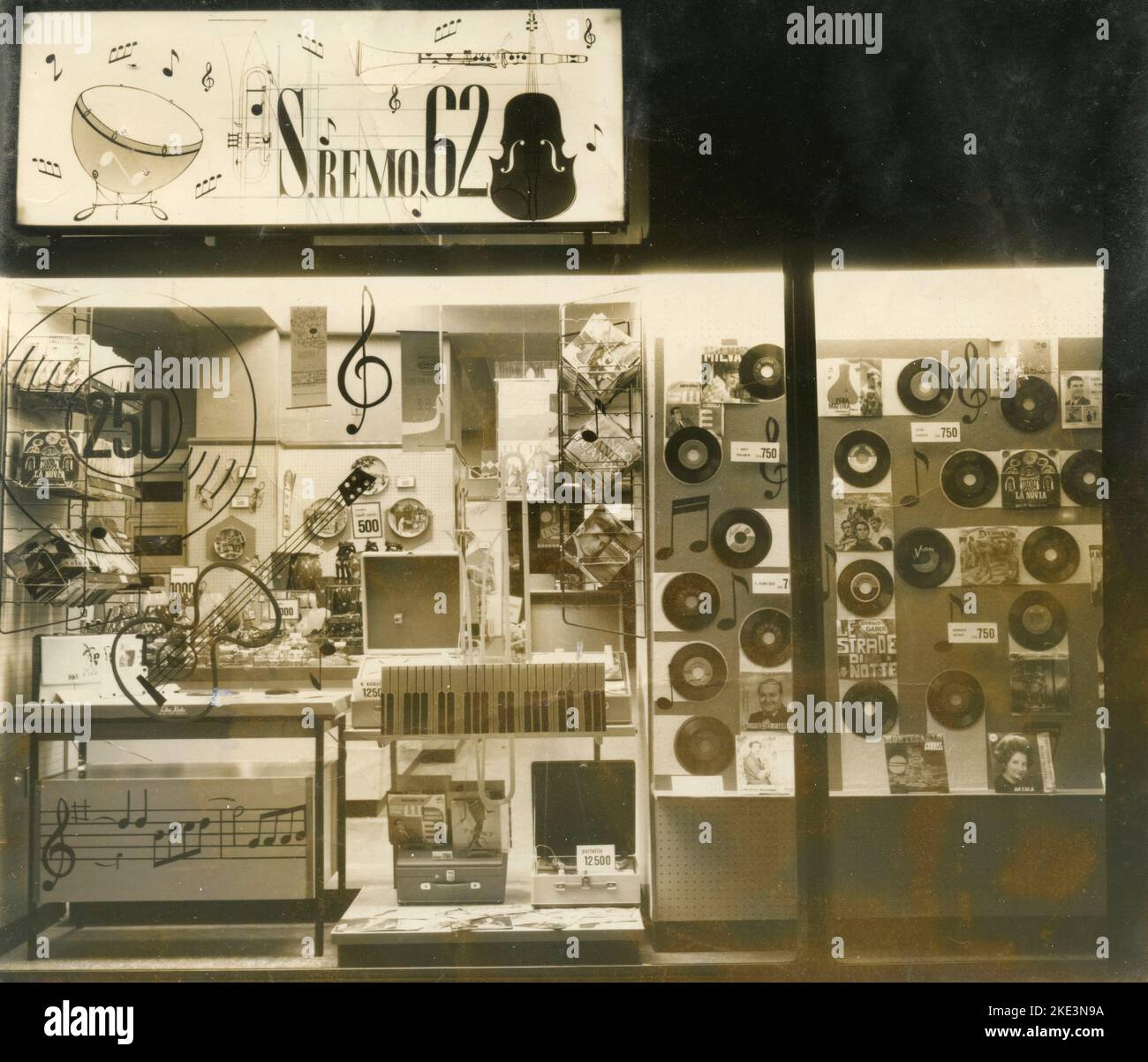 Grande magazzino Italiano Standa annunci del Festival di Sanremo, Italia 1962 Foto Stock