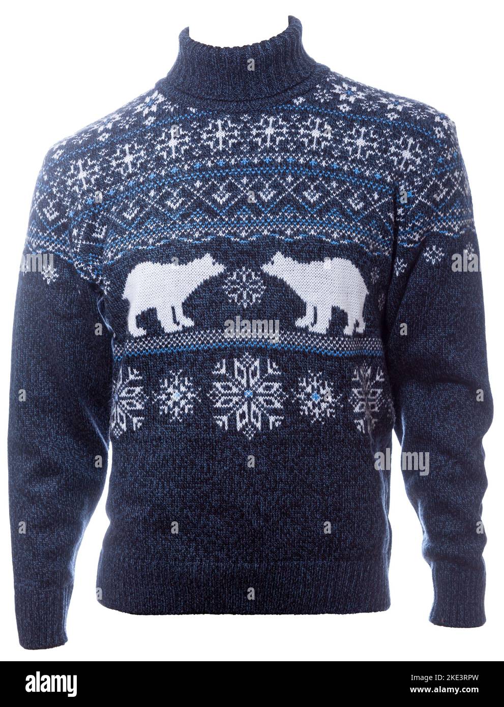 Pullover natalizio a maglia blu dal design tradizionale con ornamento in orso (noto anche come Ugly Sweater) modello isolato su sfondo bianco Foto Stock