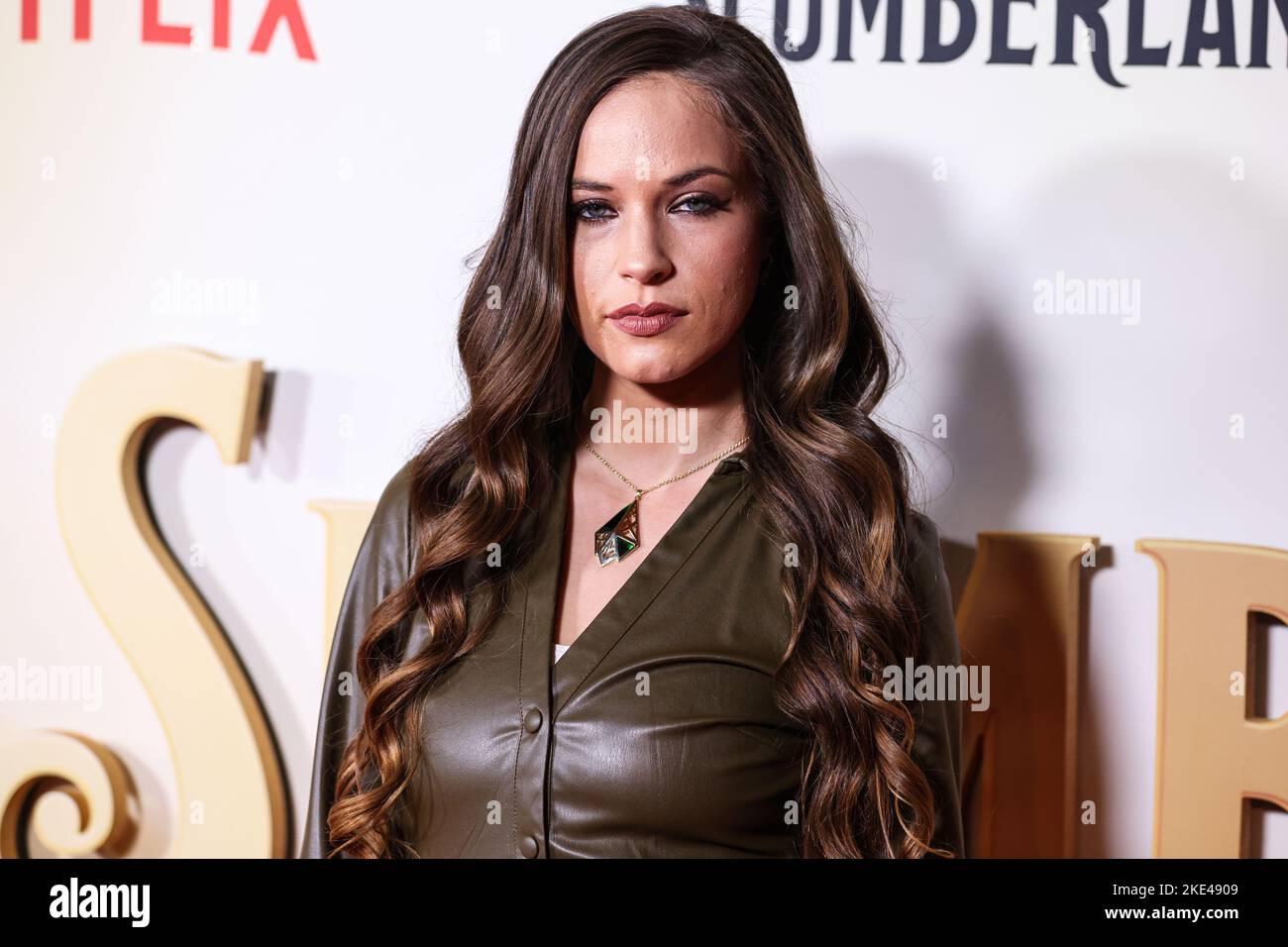 Century City, Stati Uniti. 09th Nov 2022. CENTURY CITY, LOS ANGELES, CALIFORNIA, USA - 09 NOVEMBRE: L'attrice americana Alexis Knapp arriva alla Los Angeles Premiere di Netflix 'Slumberland' tenutasi presso AMC Century City 15 a Westfield Century City il 9 novembre 2022 a Century City, Los Angeles, California, Stati Uniti. (Foto di Xavier Collin/Image Press Agency) Credit: Image Press Agency/Alamy Live News Foto Stock