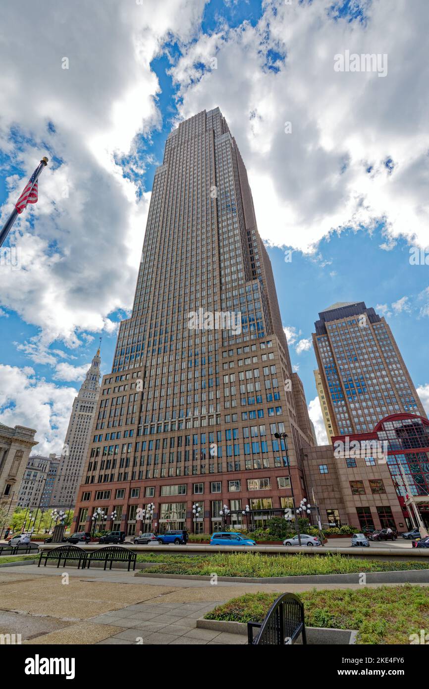 La Key Tower divenne l'edificio più alto di Cleveland quando fu aperta nel 1991, insieme all'adiacente Marriott Hotel. Foto Stock