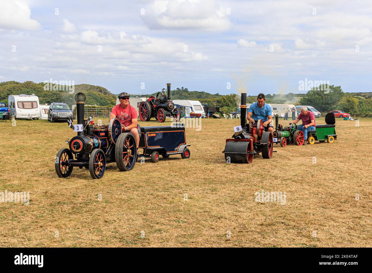 West of England Great Steam Engine Rally. Modelli e rulli a vapore di dimensioni normali e motori di trazione in esposizione Foto Stock